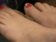 Любители, Брюнетки, Ноги, Дрочка ногами, Подружка, Волосатые, От первого лица, Курящие