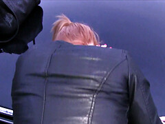 Amateur, Mamada, Coche, Estilo perrito, Cuero, Tetas naturales, Al aire libre, Pov