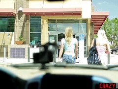 Grote kont, Blond, Seksspeelgoed, Likken, Moeder die ik wil neuken, Kut duiken, Trio, Tieten likken