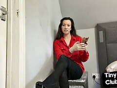 Blonde, Bottes, Domination, Femme dominatrice, Fétiche, Talons, Seins naturels, Petite femme