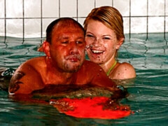 Blond, Pijpbeurt, Handbeurt, Naakt, Biljart, Sportoefening, Tiener, Tieten likken