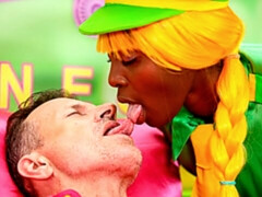 Grosser arsch, Grosser schwanz, Grosse titten, Blasen, Hundestellung, Schwarz, Interrassisch