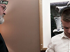 18 jaar, Kont, Dominatie, Fetisj, Homo, Harig, Rijpe lesbienne, Kantoor