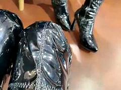 Asiatisch, Fesselspiele, Stiefel, Braunhaarige, Chinesisch, Weibliche domination, Fetisch