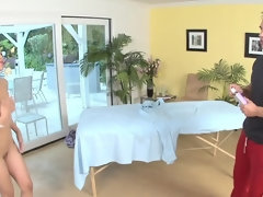 Aziatisch, Grote kont, Bruinharig, Pop, Sperma in gezicht, Handbeurt, Olie, Tieten likken