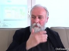 Lieveling, Pijpbeurt, Twee staartjes, Pornster, Kut duiken, Rijden, Kousen, Uniformpje