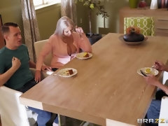 Tetas grandes, Rubia, Mamada, Engañando, Corrida, Coño, Realidad, Madrastra