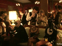 In den arsch, Sadomasochismus, Fesselspiele, Frau, Erniedrigung, Rau, Sklave, Flotter dreier