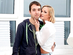 Verga grande, Engañando, Cornudo, Estilo perrito, Madres para coger, Tetas naturales, Tetas, Esposa