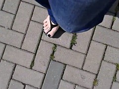 flip flops walk