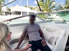 Grosse titten, Blondine, Blasen, Schwanz, Hd, Interrassisch, Milf, Im freien