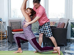 Eerste keer, Flexibiel, Rijpe lesbienne, Roodharige vrouw, Ruw, Spandexonderbroek, Strak, Tieten likken