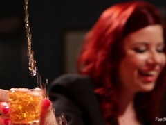 Füsse, Weibliche domination, Fußfetisch, Lesbisch, Muschi, Sklave, Strümpfe, Flotter dreier