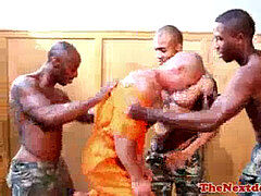 Asiatique, Grosse bite, Noire, Tir de sperme, Noir ébène, Homosexuelle, Groupe, Tatouage