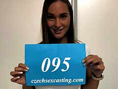 18 jaar, Grote kont, Grote lul, Pijpbeurt, Hondjeshouding, Natuurlijke tieten, Tiener, Tieten likken