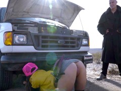 デカパイ, 巨乳な, 車, 淫乱熟女, アウトドア, スカート, ストッキング, いじめ