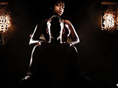 Culo grande, Verga grande, Tetas grandes, Mamada, Estilo perrito, Ébano, Interracial, Madres para coger