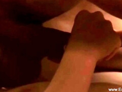 Enthousiasteling, Pijpbeurt, Erotisch, Handbeurt, Hardcore, Interraciaal, Masseren, Rijpe lesbienne