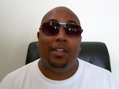 Grosser schwanz, Schwarz, Blasen, Hundestellung, Hd, Milf, Natürlichen titten, Kurzes haar