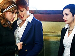 18 jaar, Kont, Badkamer, Vingeren, Zoenen, Kut duiken, Mager, Tieten likken