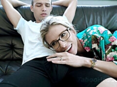 ブロンド, フェラチオ, ダブル開発, 手コキする, ハードコア, 淫乱熟女, 3p男男女, オッパイの