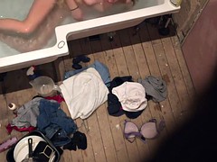 シャワー, のぞき