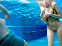 Amateur, Nana, Gros cul, Brunette brune, Masturbation, Seins naturels, Nue, Nudiste