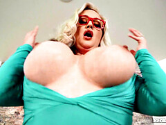 Mooie dikke vrouwen, Grote mammen, Pijpbeurt, Likken, Moeder die ik wil neuken, Tepels, String, Trio