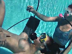 フェラチオ, ヨーロピアン, 手コキする, ハードコア, ハンガリー人, アウトドア, 三人, 水中