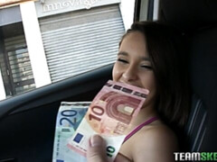Long-haired chick Nikki Litte opens her wet hole for a big boner