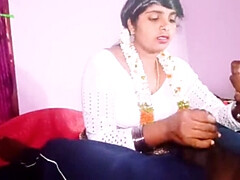 Gros cul, Sucer une bite, Tir de sperme, Conversation vulgaire, Femme au foyer, Indienne, Seins naturels, Serré