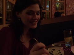 Amateur, Brunette brune, Culottes ou slips, Pov, Jupe, Fumer, Chaussettes, Nénés