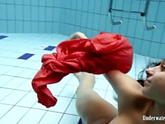Morena, Fetiche, Novia, Pequeña, Piscina, Coño, Adolescente, Apretado