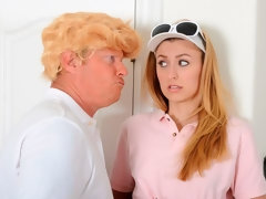 Blonde, Sucer une bite, En levrette, Branlette thaïlandaise, Embrassement, Léchez, Adolescente, Nénés