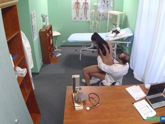 Leie, Hundestellung, Handjob, Lecken, Krankenschwester, Büro, Pov, Uniform