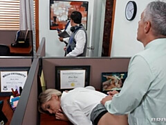 Grosser arsch, Grosser schwanz, Grosse titten, Blondine, Blasen, Hundestellung, Milf