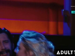 Tetas grandes, Rubia, Mamada, Semen en la boca, Corridas, Garganta profunda, Lencería, Coño