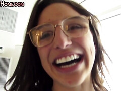 Красотки, Большой член, Минет, Глубокая глотка, Затыкание рта, Ласковые ручки, Натуральные сиськи, Порнозвезда