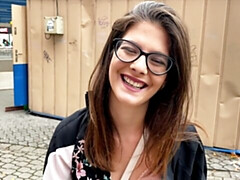 Arsch, Grosser schwanz, Blasen, Braunhaarige, Hundestellung, Brille, Handjob, Interrassisch