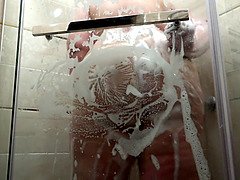 Stunning fat irina jacks in the shower