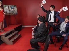 In den arsch, Grosser arsch, Blasen, Braunhaarige, Kleid, Handjob, Mann mann frau, Flotter dreier