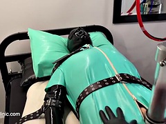 Anal, Sadomasoquismo, Amarrada, Médico, Dominacion femenina, Látex, Masaje