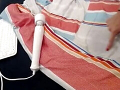 18 jaar, Enthousiasteling, Masturbatie, Geschoren, Tiener, Speelgoed, Vibrator, Webcamera