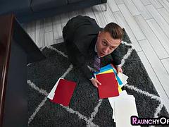 Nana, Gros seins, Mignonne, Lingerie, Bureau, Secrétaire, Tatouage, Sous la jupe