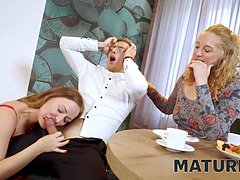 ブロンド, エロ熟女, 女 人男 人, Hd, 熟年, 淫乱熟女, ロシア人, 義母