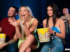 Anaal, Kont, Man die toekijkt, Hondjeshouding, Handbeurt, Zoenen, Strippen, Tiener