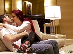 Cul, Grosse bite, Sucer une bite, Hard, Petite femme, Rousse roux, Maigrichonne, Nénés