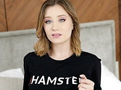 18 ans, Doigter, Masturbation, Seins naturels, Cheveux courts, Dénudage, Adolescente, Nénés