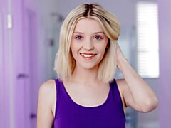 Alluring model Maria Anjel reveals her sweat snatch in close-up