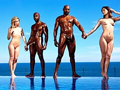 18 jahre, Grosser arsch, Grosser schwanz, Grosse titten, Hundestellung, Flotter vierer, Im freien, Dürr